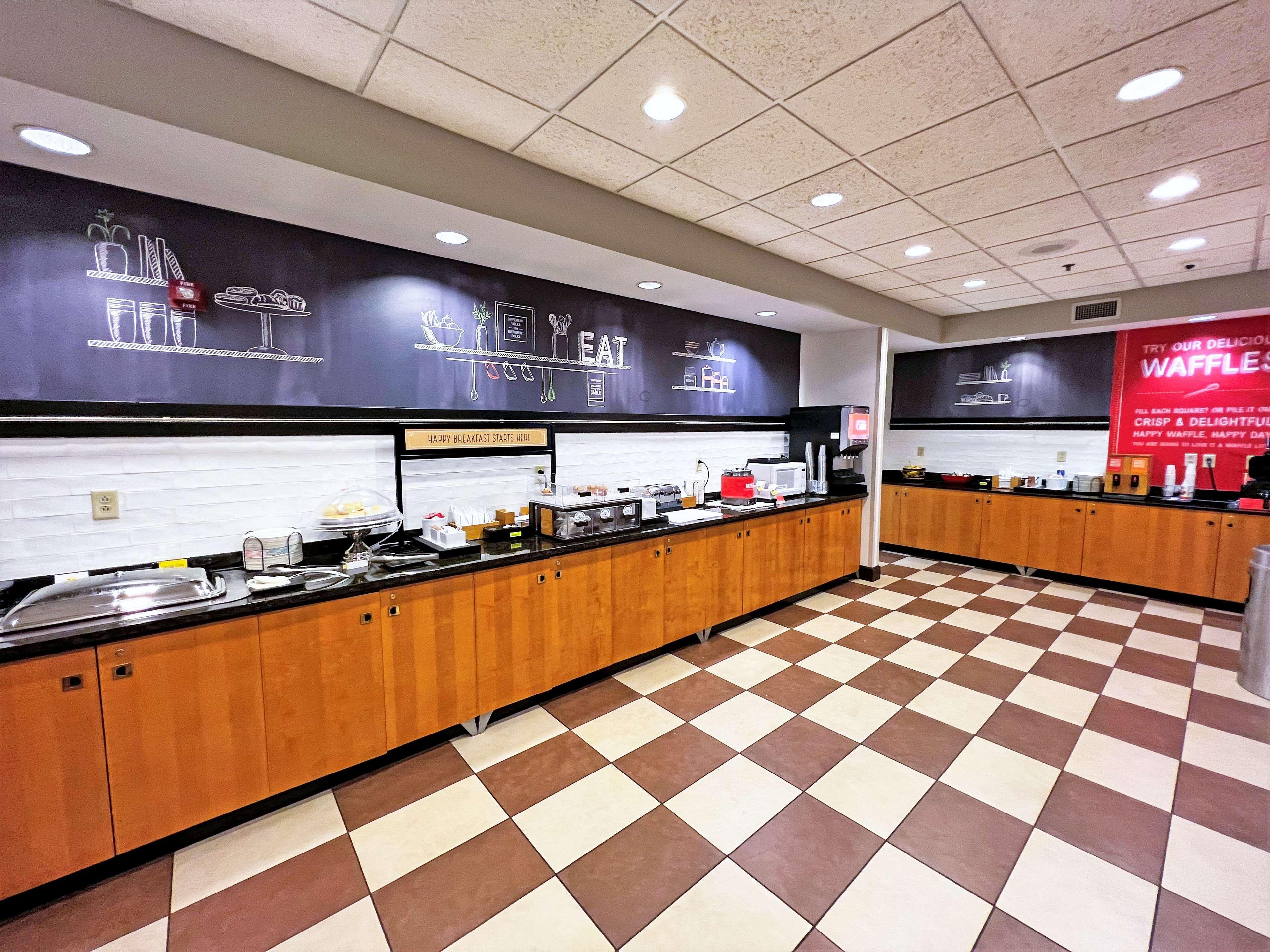 Hampton Inn Норфолк Екстериор снимка