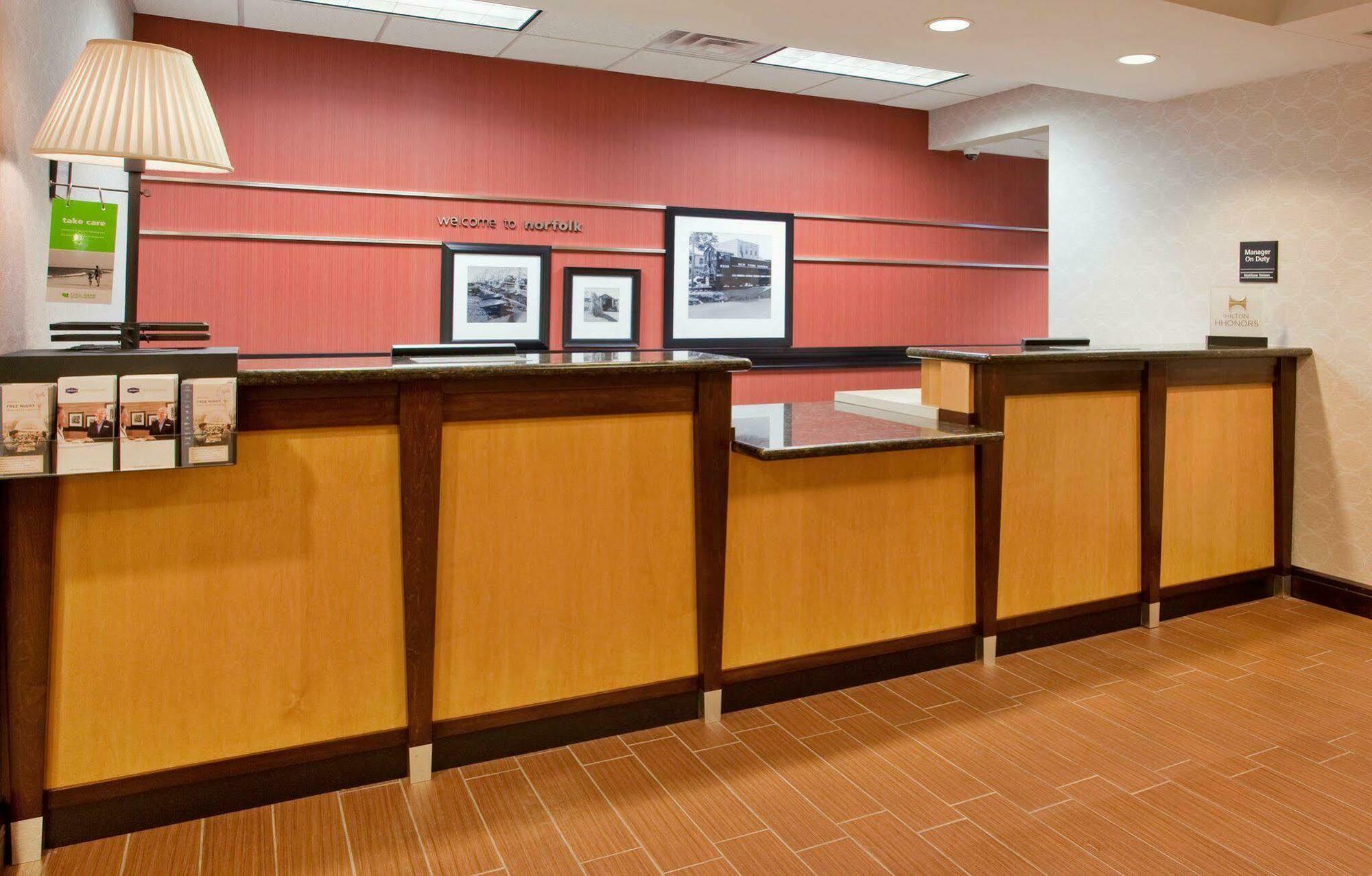 Hampton Inn Норфолк Екстериор снимка